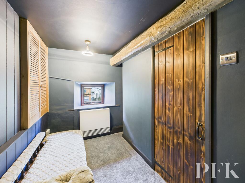 2 Midtown - Dressing Room