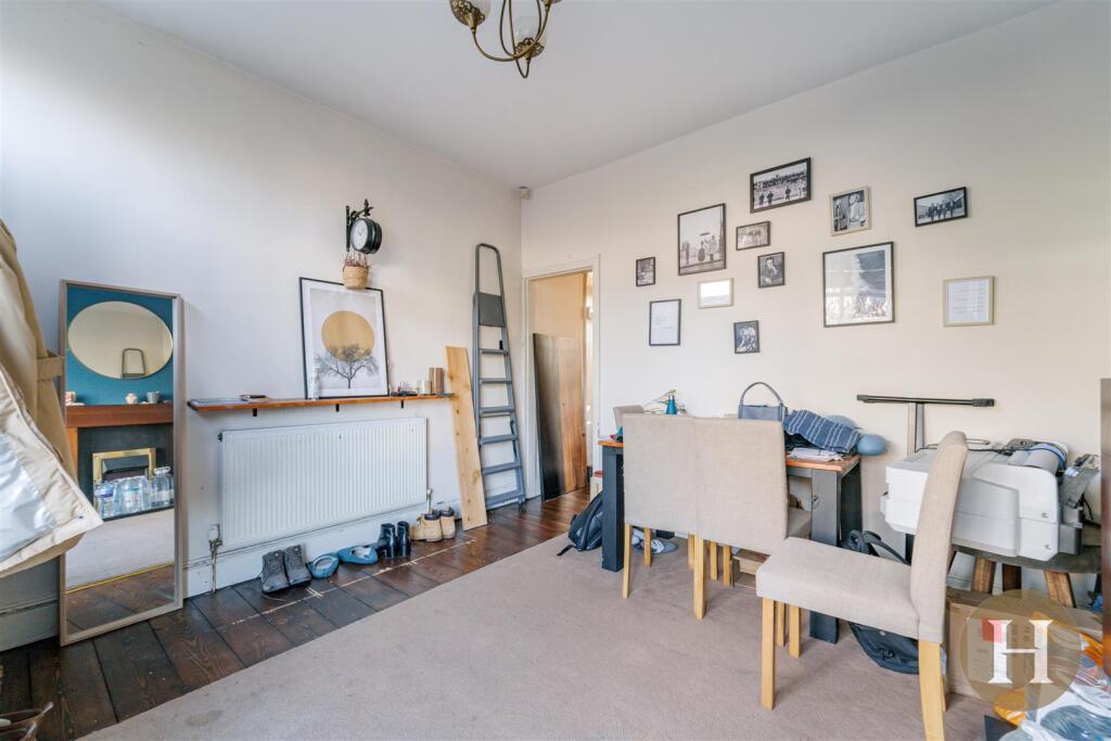 Hadleigh Estate Agents-2.jpg