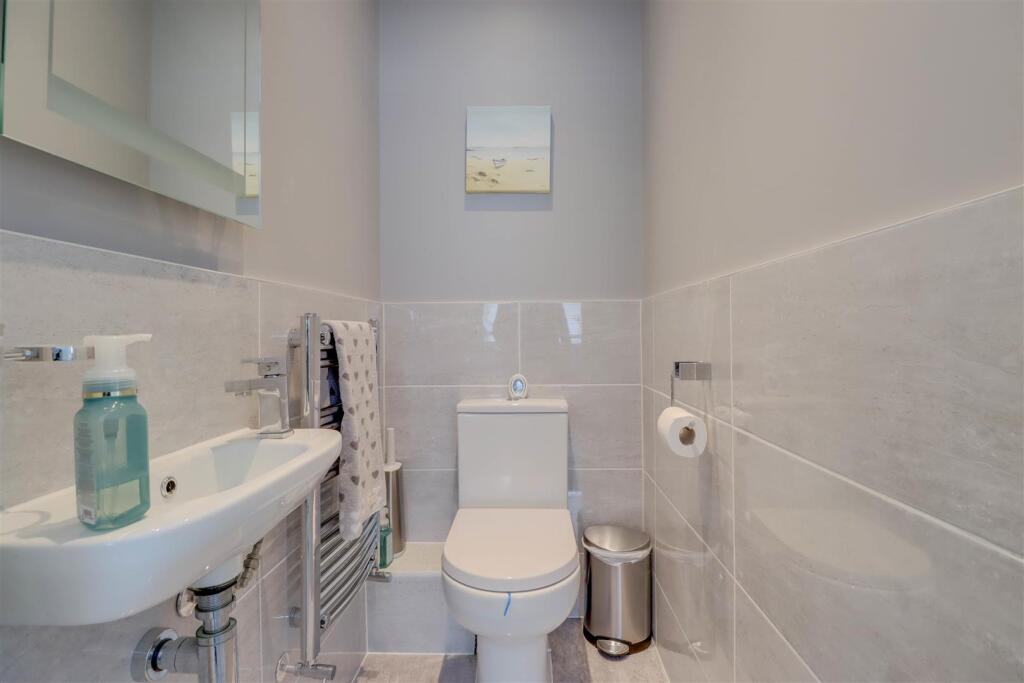 20 OZONIA AVENUE INSIDE-12.jpg