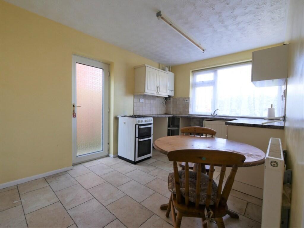 KITCHEN-BREAKFAST...