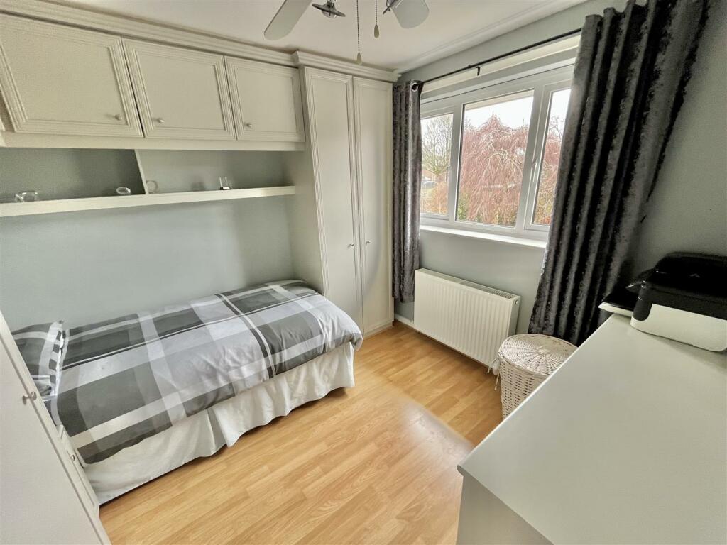 Bedroom 4.jpg