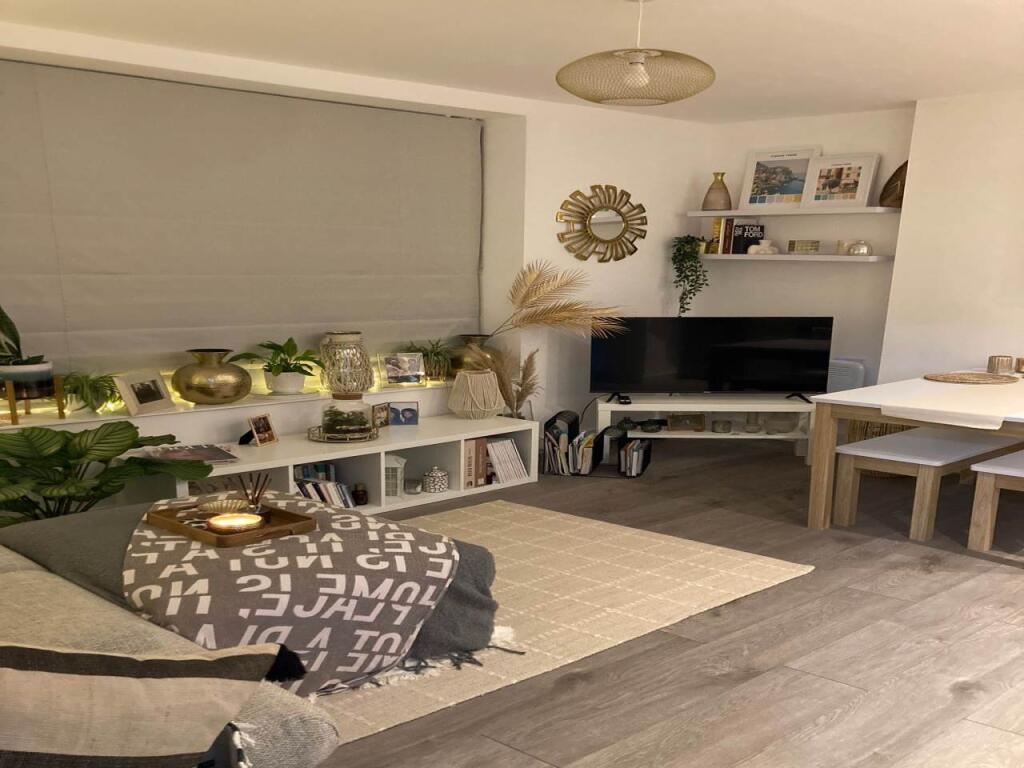 F-F 22 Stacey Road-L