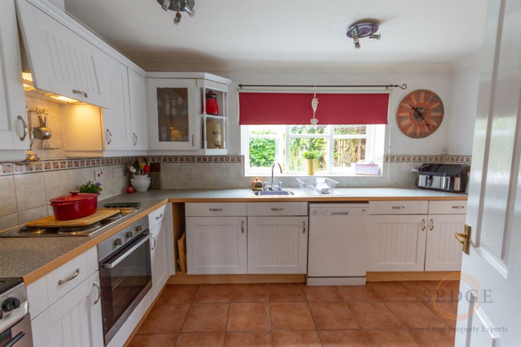 15 st james way -04.jpg