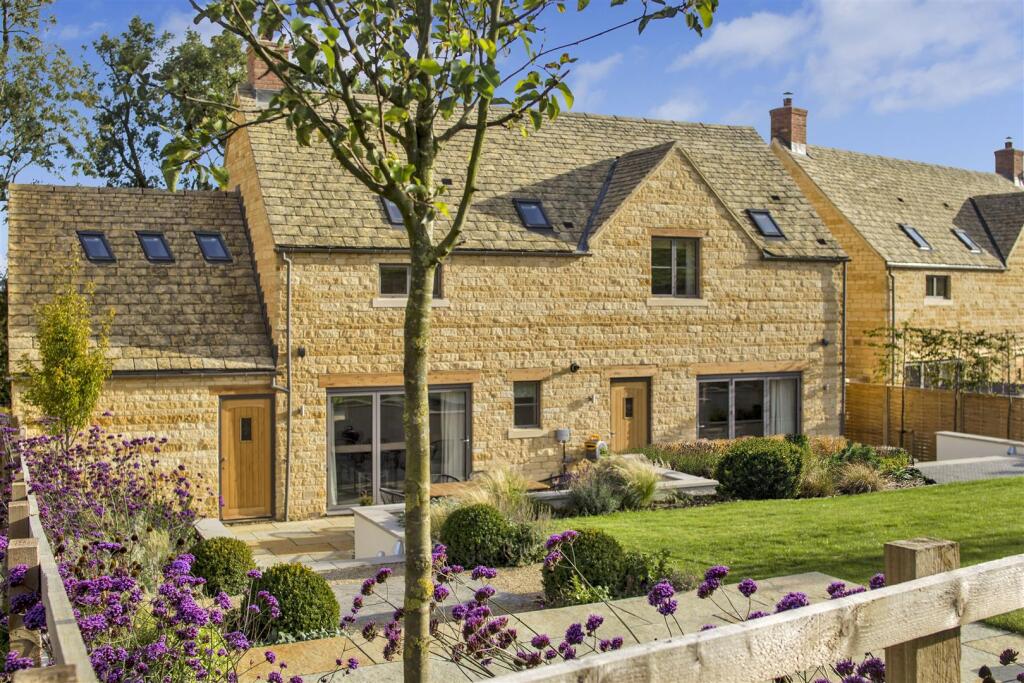 rear ele 3 velox.jpg