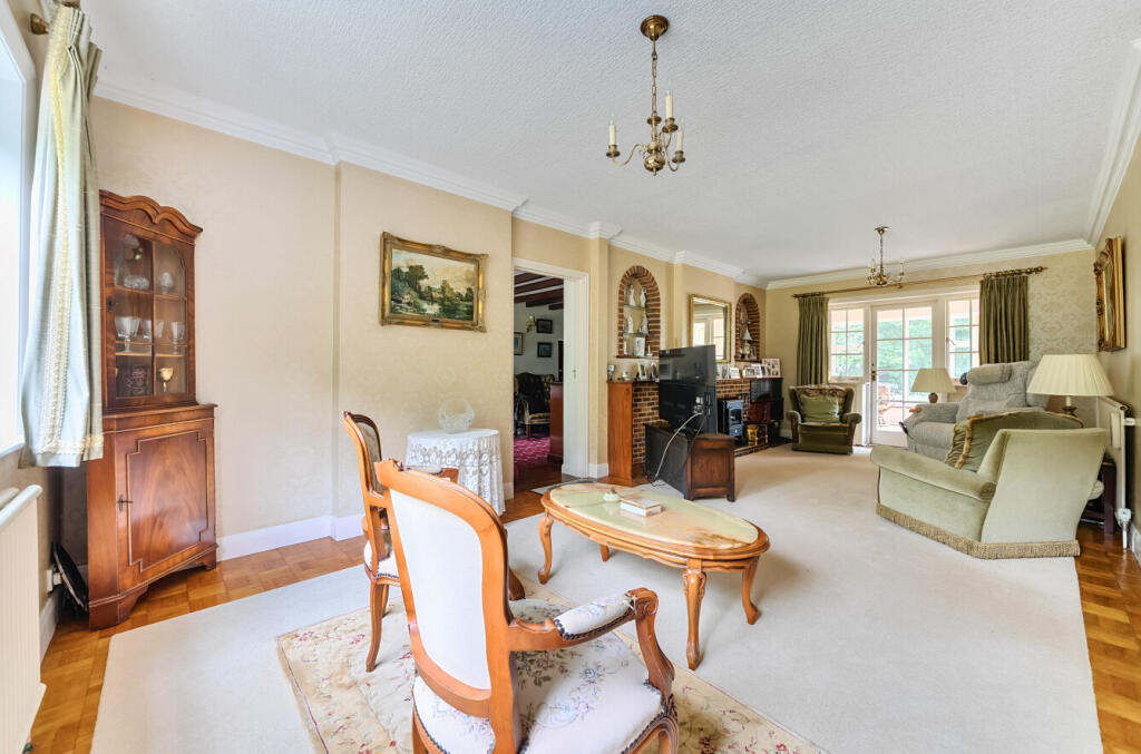 1300089-19-683990...