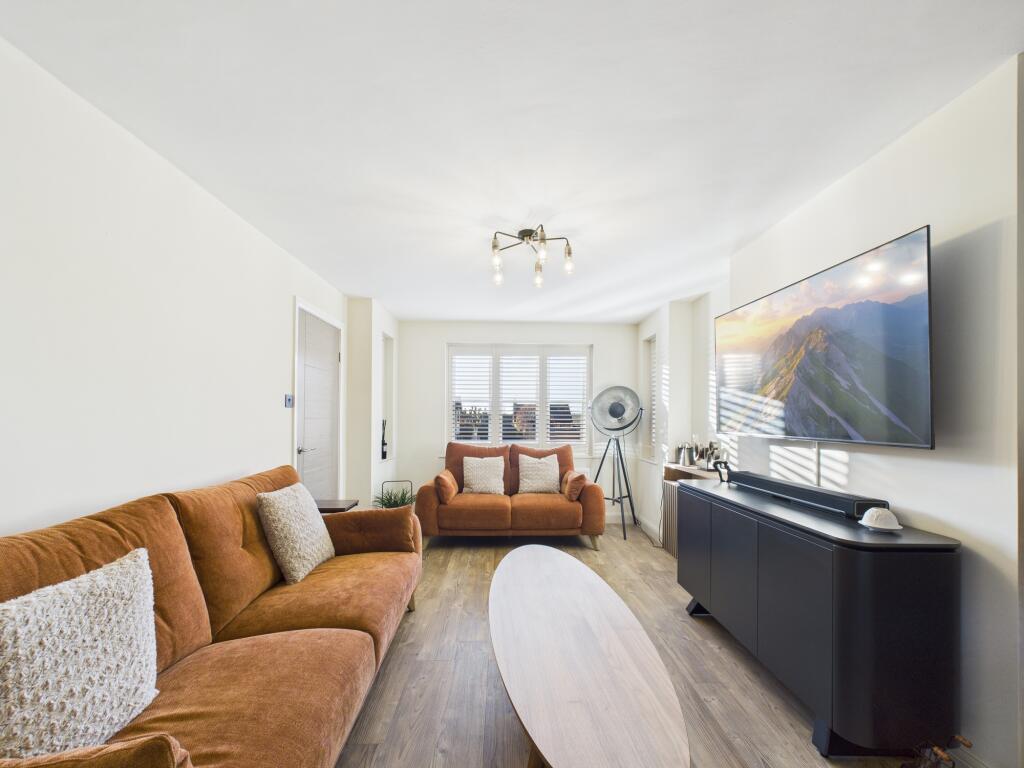 Living/Dining Area