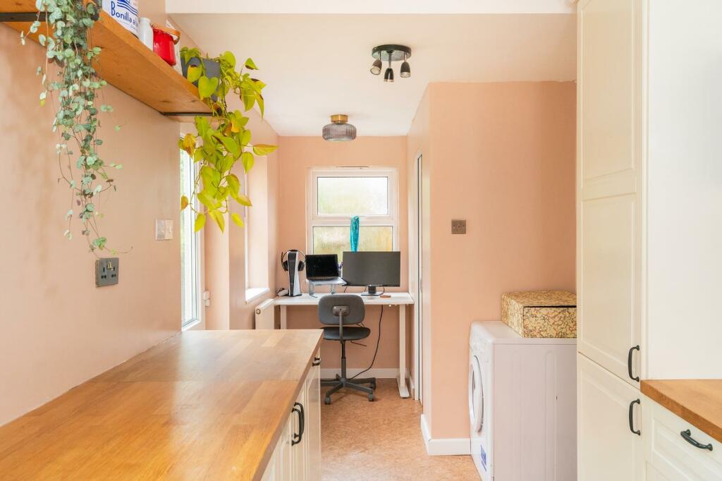 7O9RBN - Kitchen C.jpg