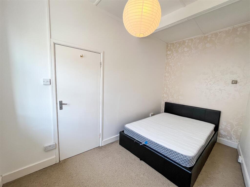 Bedroom1.JPG