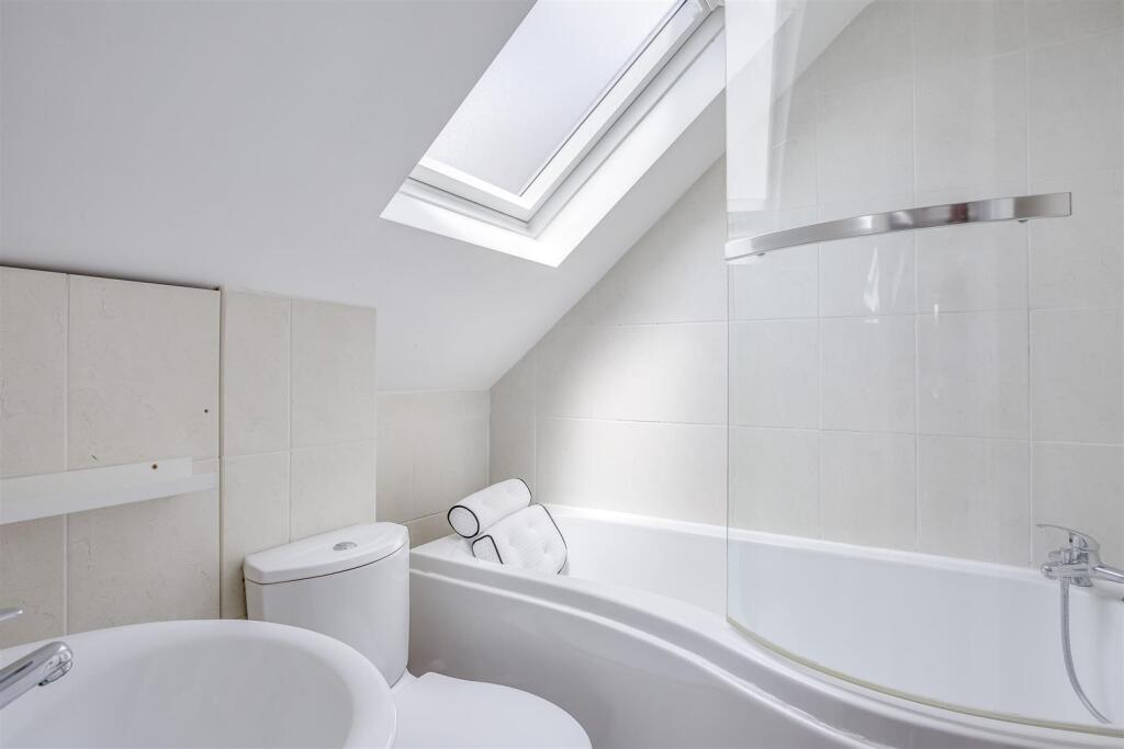 16 Wycombe Road, HP15 6RY-5.jpg