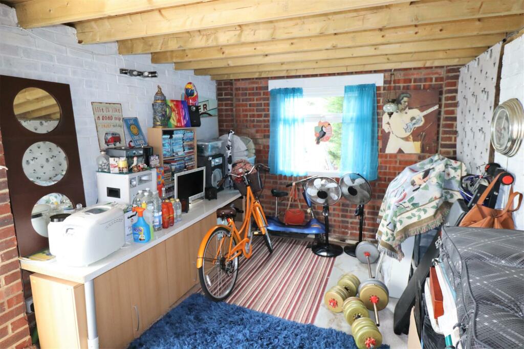 Garage.JPG