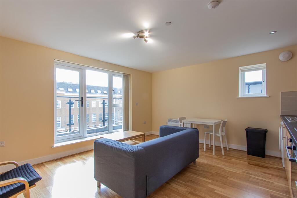 Churchill Villas 47-3.jpg