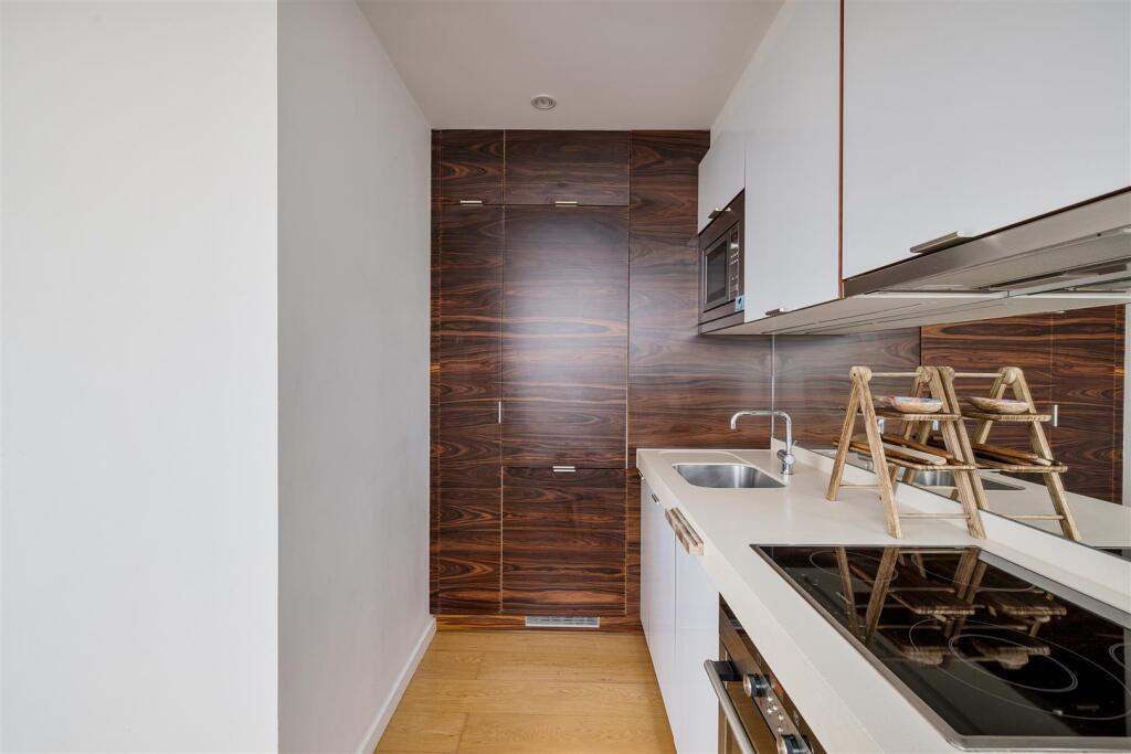 Fairmont Avenue, E14