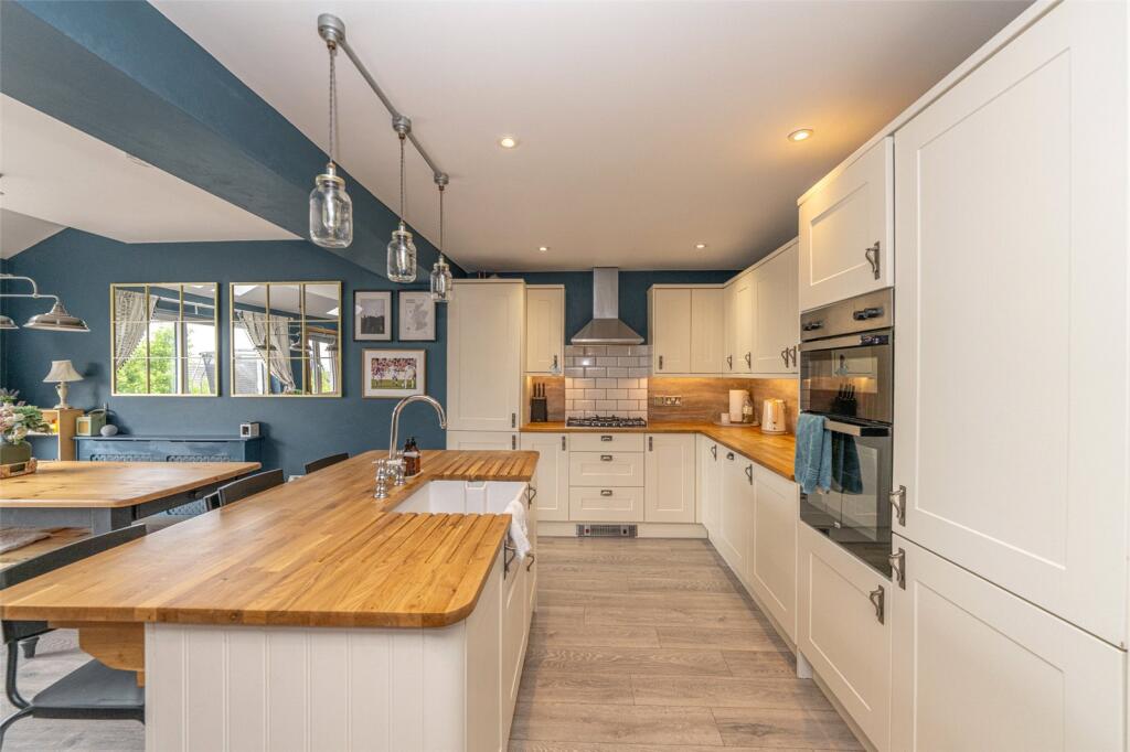 Kitchen Alt