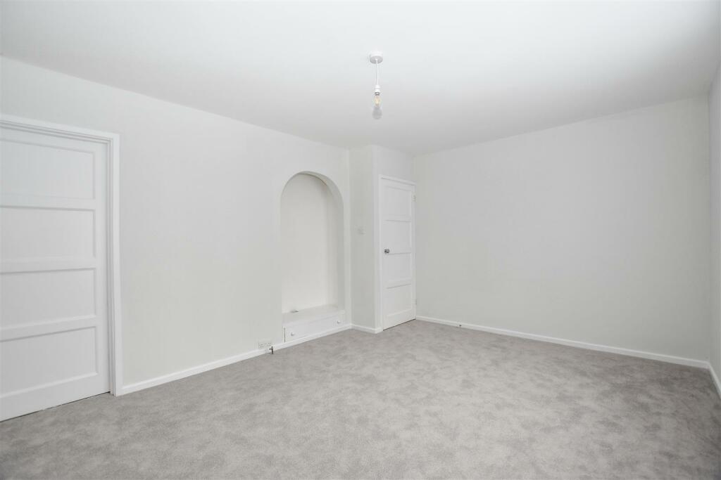 Living Room   .jpg