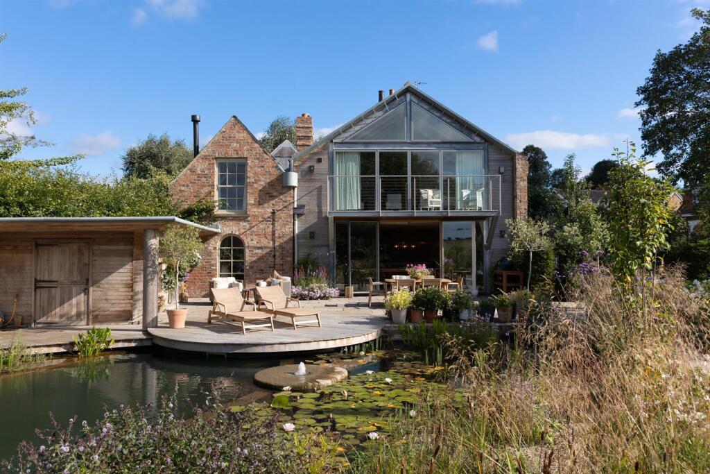 Saxe Dane Lodge