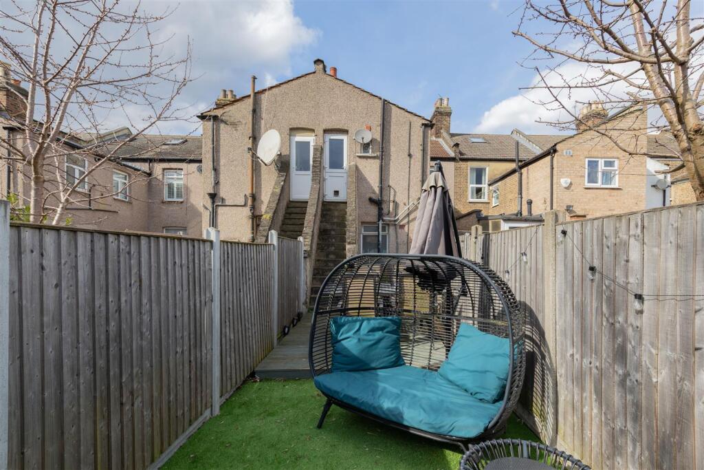 Markhouse Avenue E17