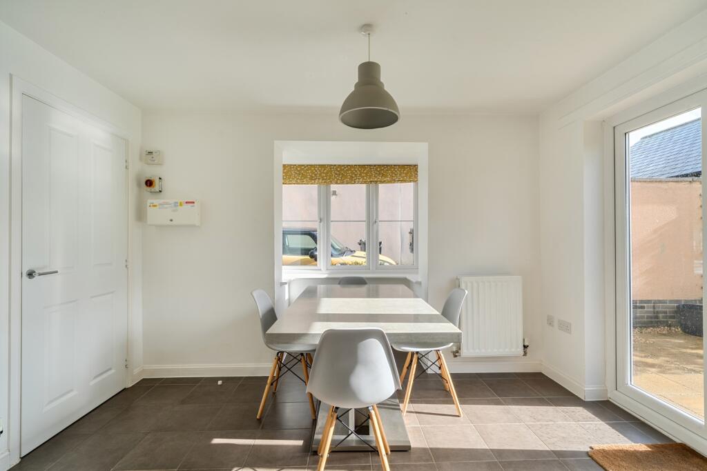 1360832-18-68f6351857ccd