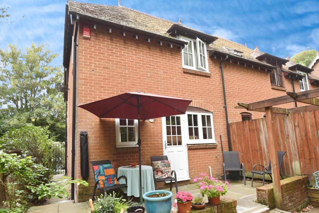 Rear Aspect &amp; Side Access