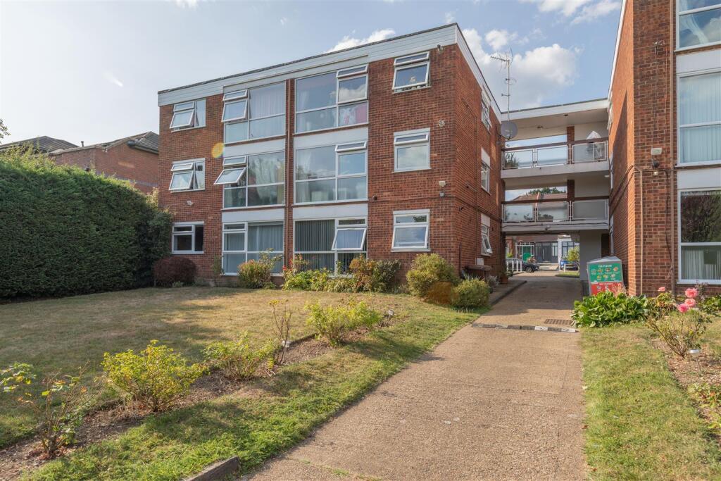 Chingford Avenue, E4