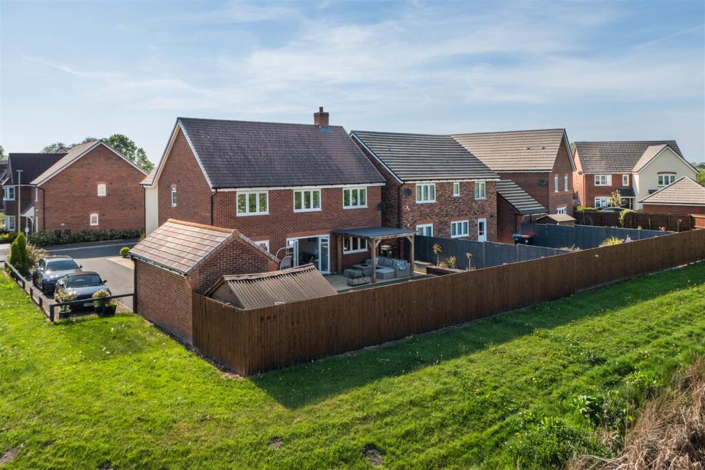 76 Ravencroft Street -063.jpg