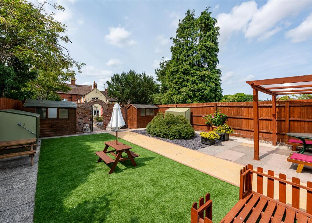 Cross Keys House, 62 Broadway-externals-03.jpg