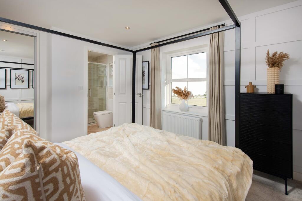 Constable Gardens Hadley principal bedroom