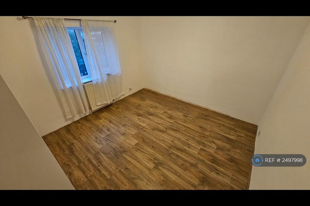 Bedroom 2 - 1