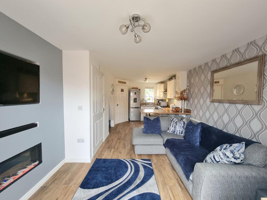 Open Plan Kitchen / Lounge