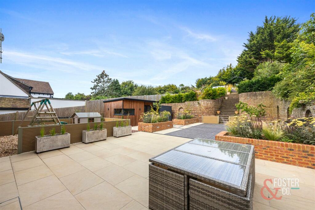 Woodland Drive 148-003.jpg