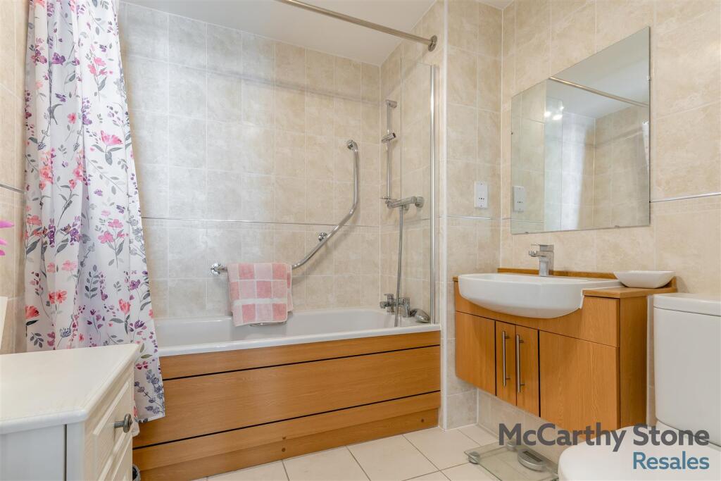8667948-interior01.jpg