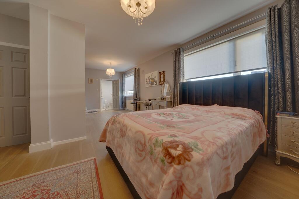 Master Bedroom + En Suite