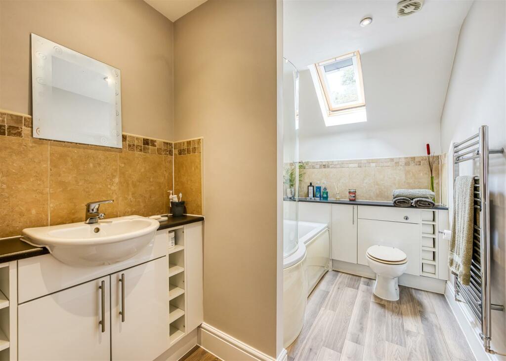 Mimosa Lodge-bathroom.jpg