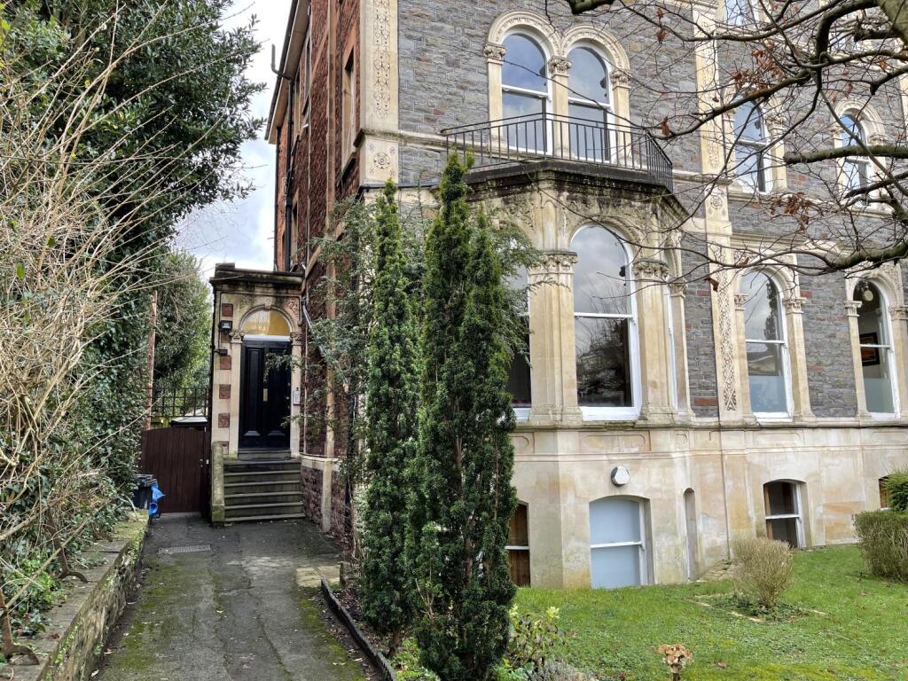 8083DABF-1C52-4CC6-8C6D-6C4F3A92998F