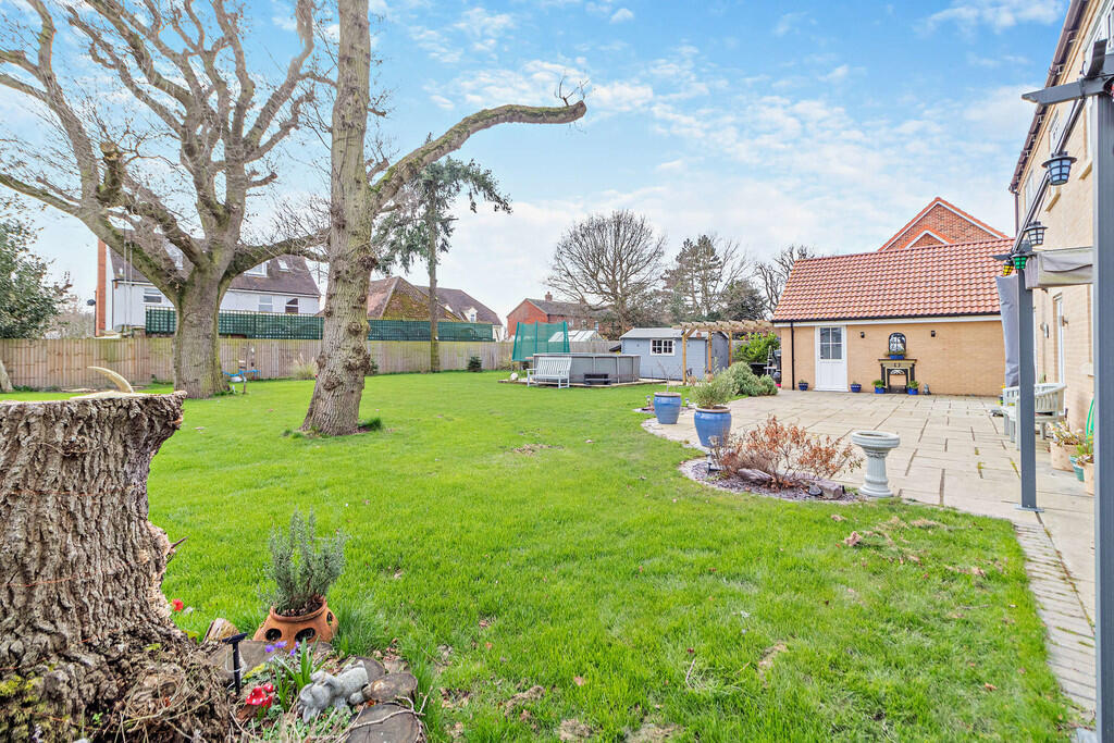 8587091-exterior0...