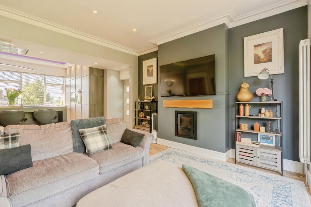 Lounge / Kitchen
