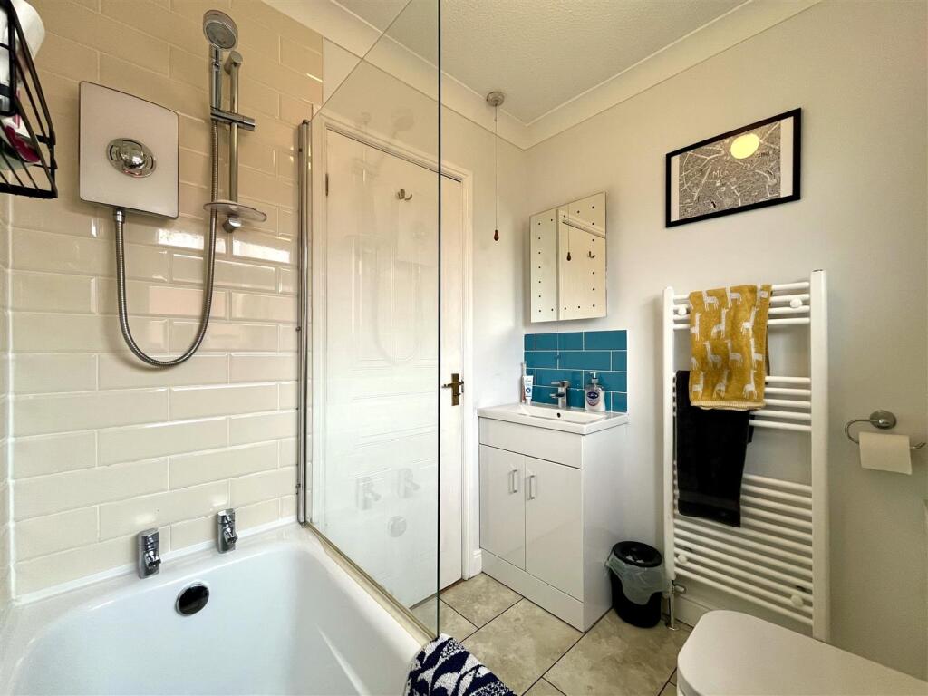 Bathroom Aspect 2