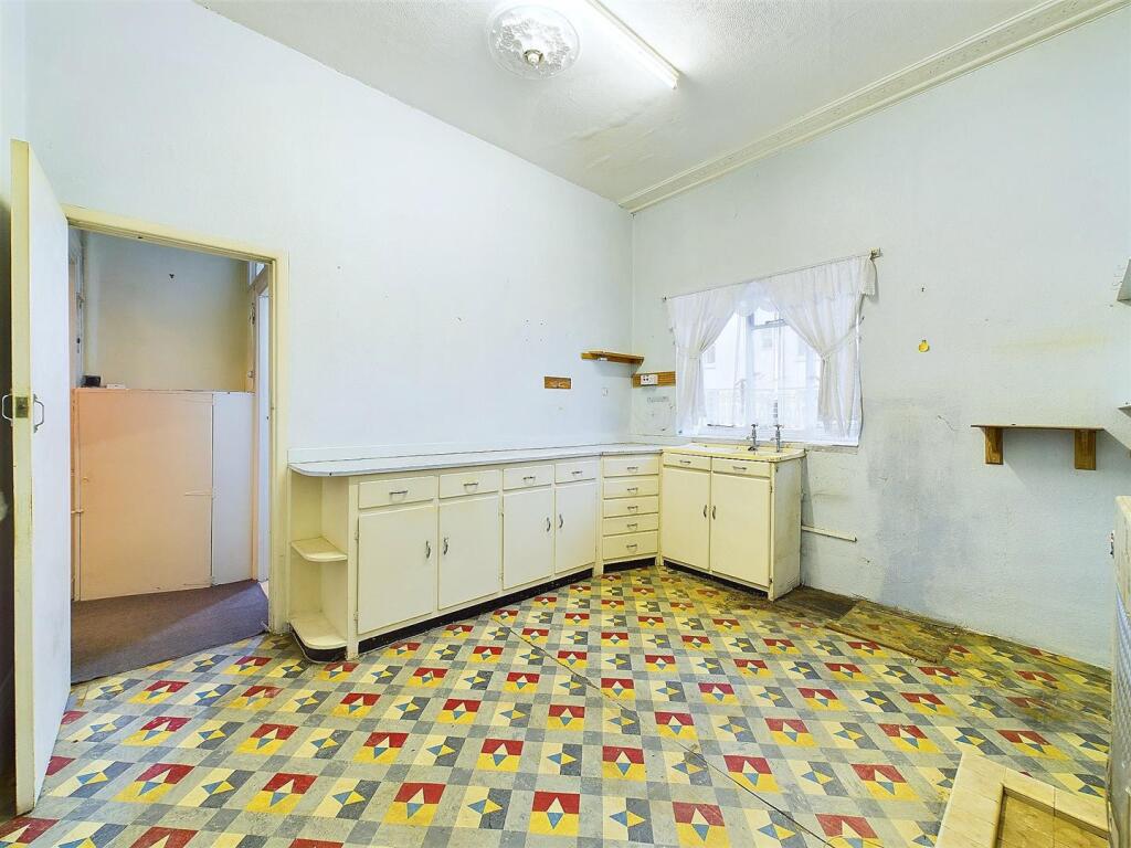 3 - 5 Bedroom terraced house.jpg