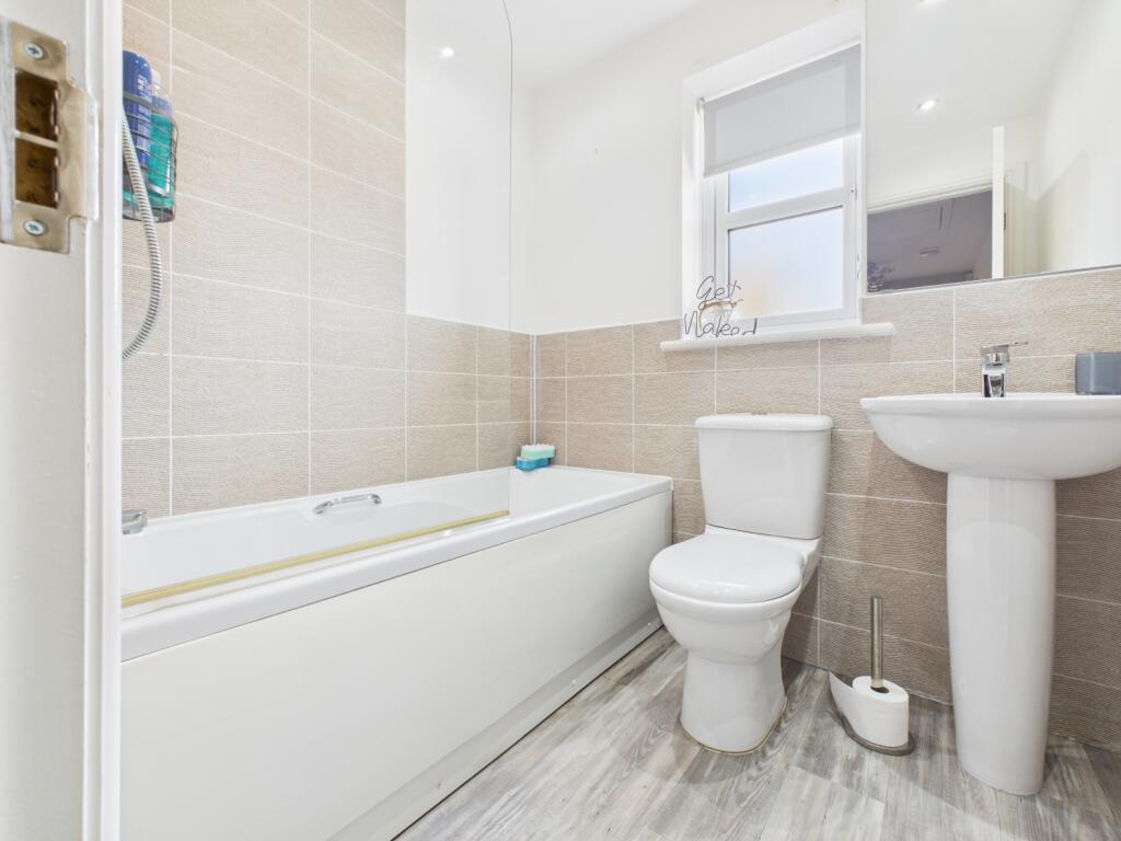 CAM03729G0-PR0193-STILL001