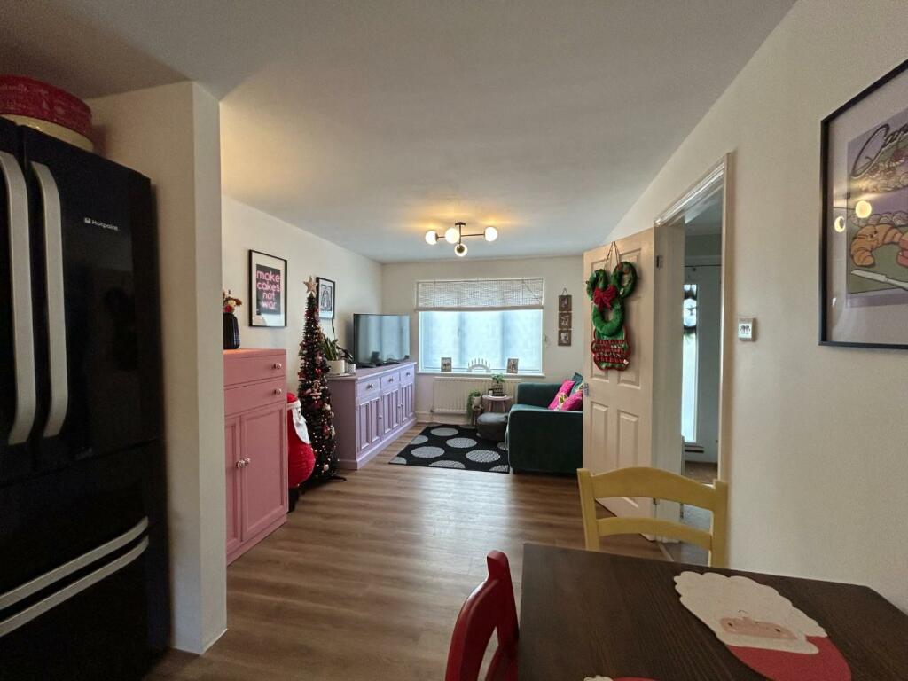 KITCHEN DINING ROOM