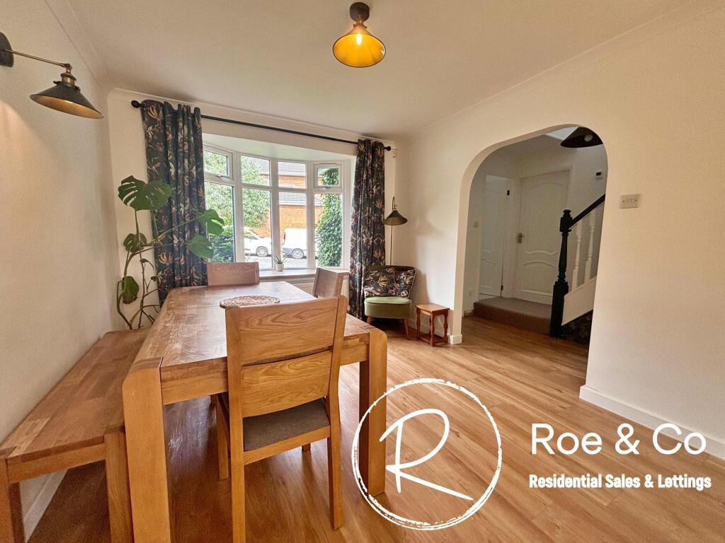 Dining area/lounge