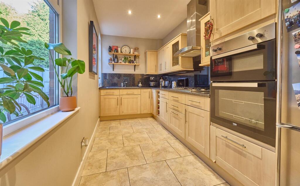 Fitted Breakfast Kitchen to Rear