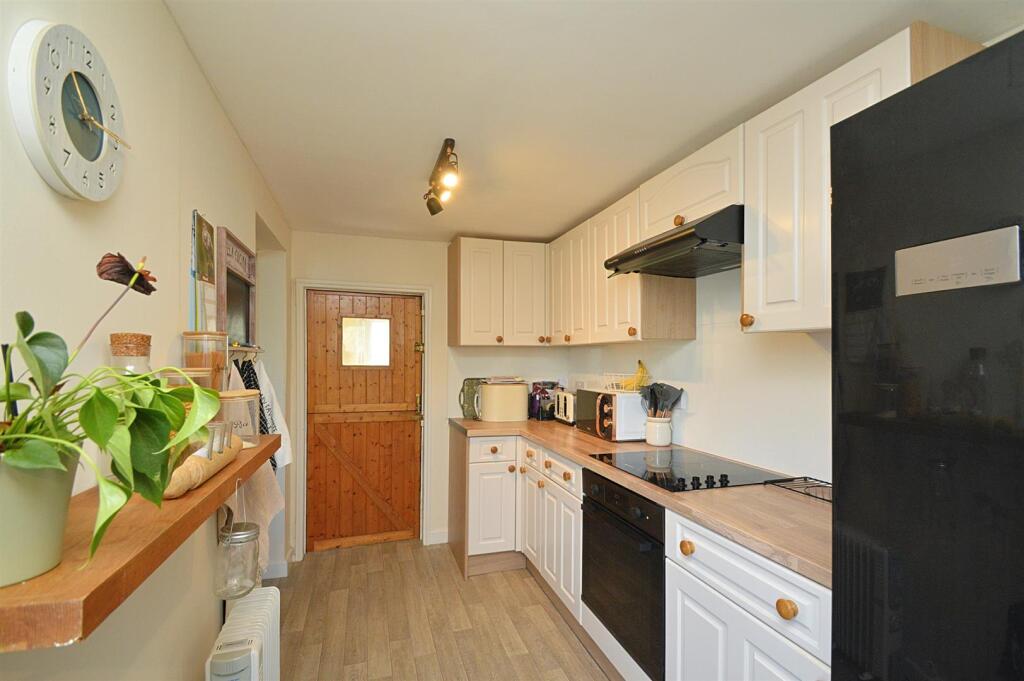 resizedKitchen2.jpg