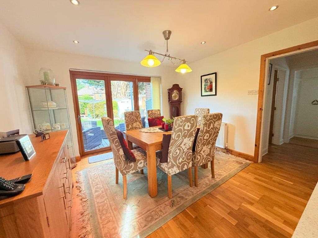 LIVING KITCHEN