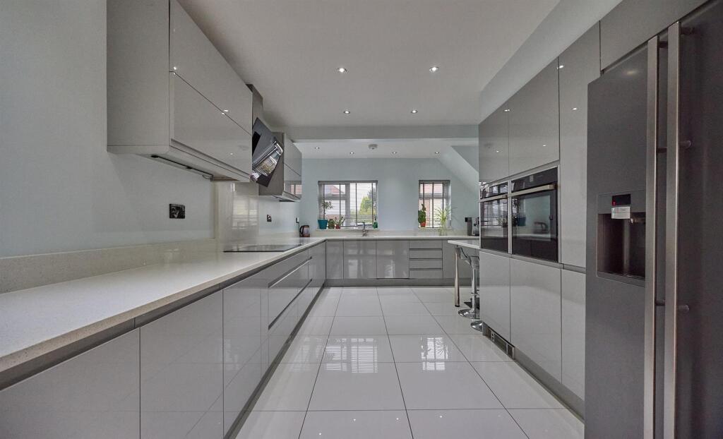 REFITTED OPEN PLAN KITCHEN TO FRONT