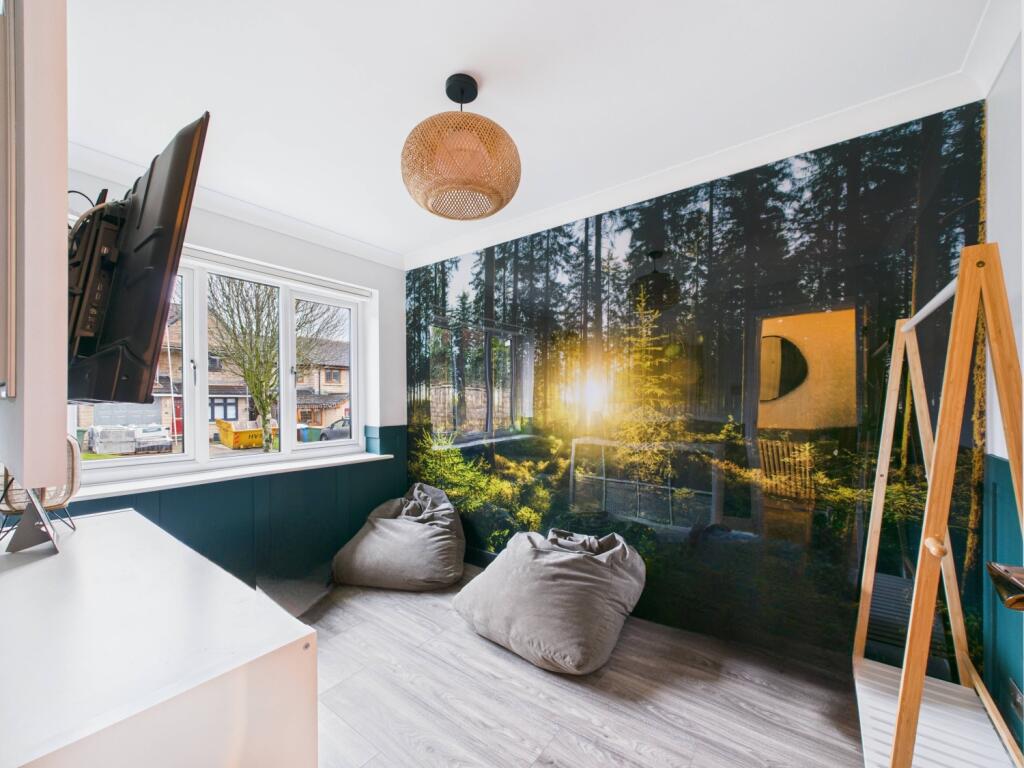 CAM02093G0-PR0067-STILL027