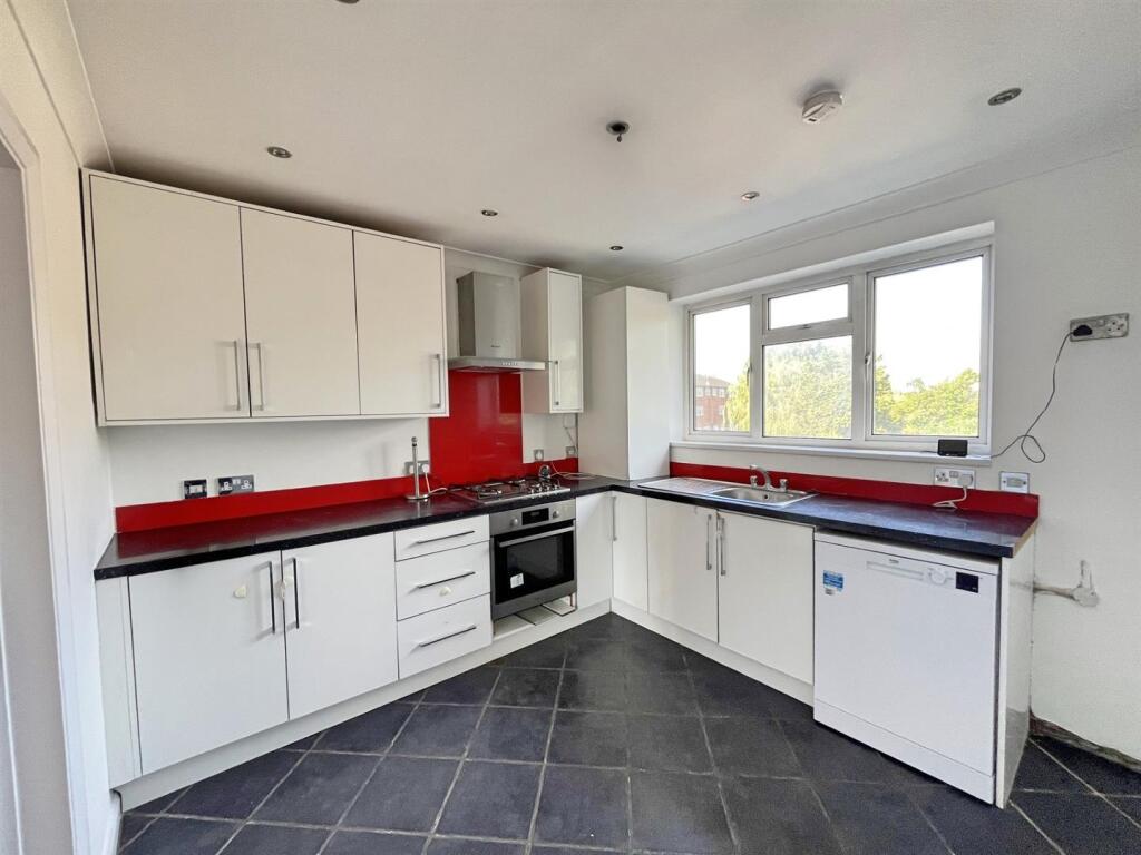 Kitchen: