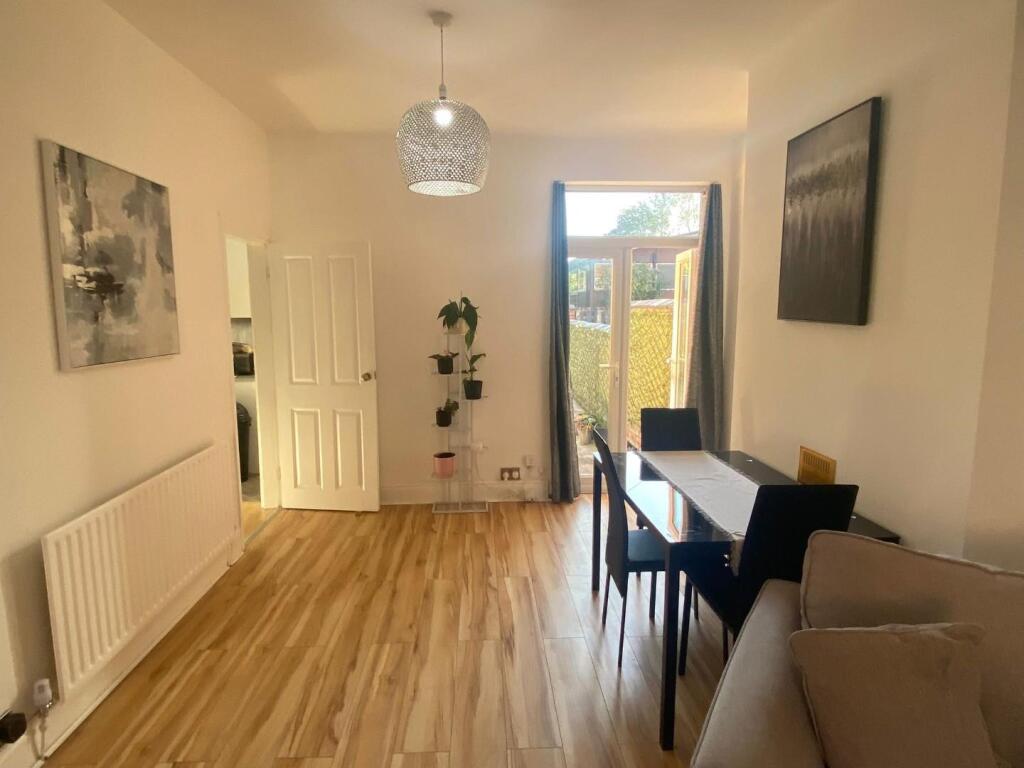 Dining room 250925.jpg