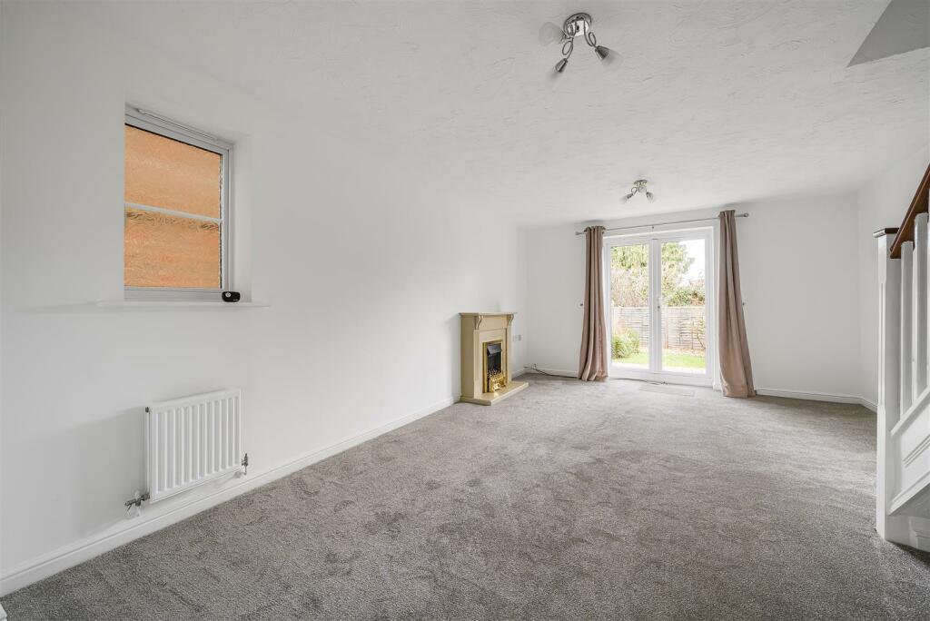Sitting room towards doors.jpg