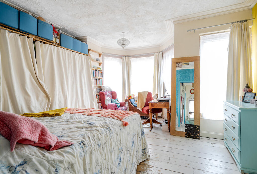 1342505-9-68b03cc...