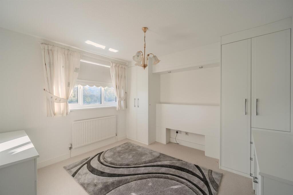 64 Cambria Close-10.jpg